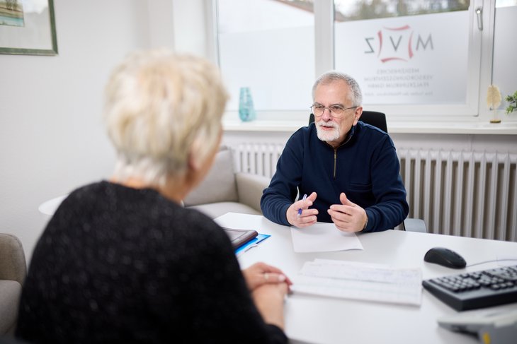 Psychiater im Gespräch mit Patientin